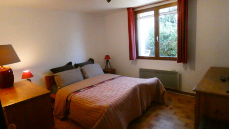Chambre avec vue sur jardin. Chambre d'hote les pucines à Six-fours. https://six-fours-chambre-hote.fr